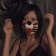 セクシーな黒ランジェリー姿のマスク美女を緊縛し陵辱調教する