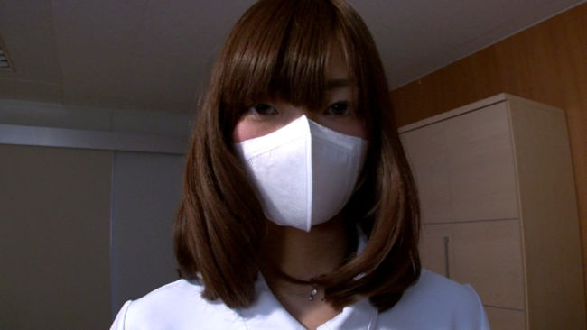 ユニ・チャームの超立体マスクをする美少女